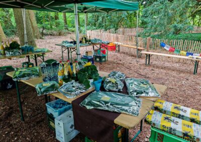 …und nachmittags das fulminante Essen geliefert, von ortsansässigen "Handwerksmeistern" liebevoll hergestellt