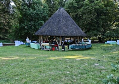 Ausrufung Ivenacker Methusalem-Eiche: Das Catering fand rund um den Pavillon statt und war ein Hochgenuss.