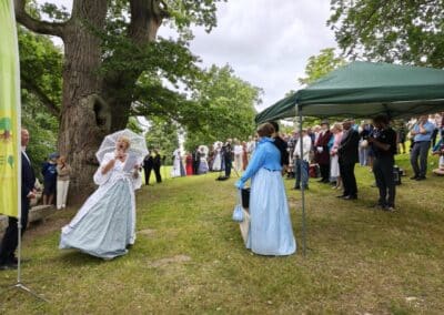 Ausrufung der Schlosspark-Eiche Fürstin Luise in Putbus: …und beschreibt eindrucksvoll ihre enorme Wertschätzung der Eichen und des Schlossparkes.
