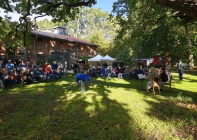Ausrufung der Hofeiche Klostersee: Es wurde richtig Volksfest-Charakter, auf dem wunderbaren Platz unter der Krone.